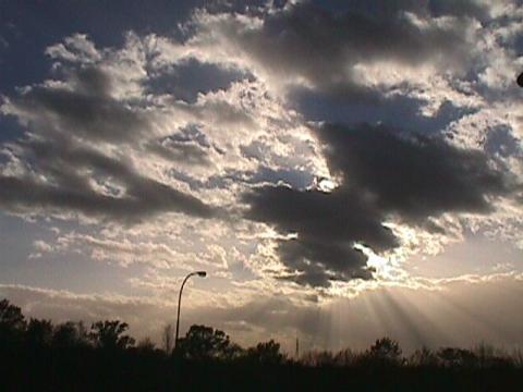 Foto des Tages vom 26.10.2002: Die Sonne im Wildtal um 19:05 Uhr
